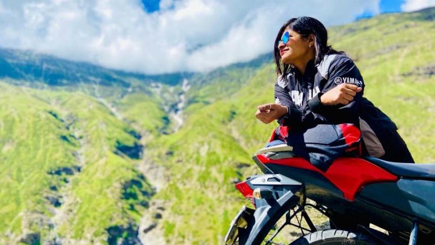 নারী বাইকার