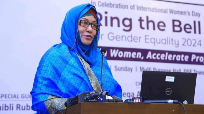 ওয়াসিকা আয়শা খান, শেখ হাসিনা,