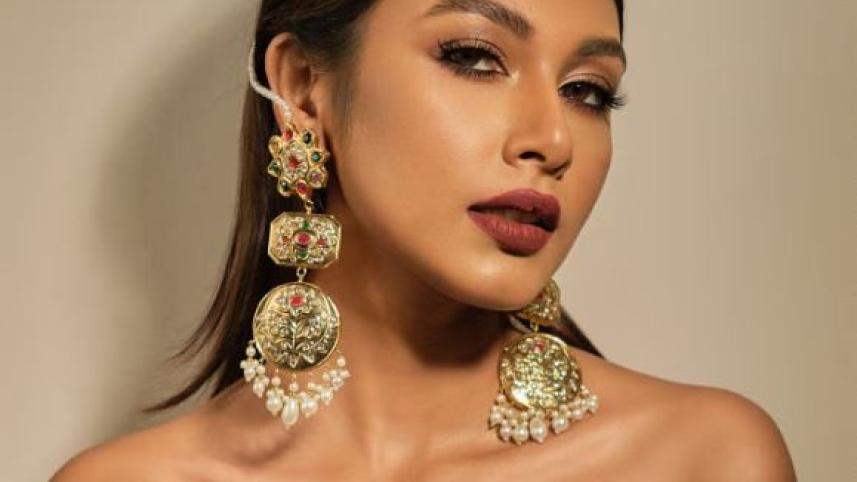 মেকআপে হাইলাইটার