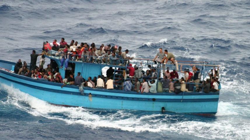 এ ধরনের কাঠের নৌকায় করে প্রতি বছর অভিবাসনপ্রত্যাশীরা ইউরোপের উদ্দেশে রওনা হন। প্রতীকী ছবি: ইউএনএইচসিআরের ওয়েবসাইট থেকে সংগৃহীত