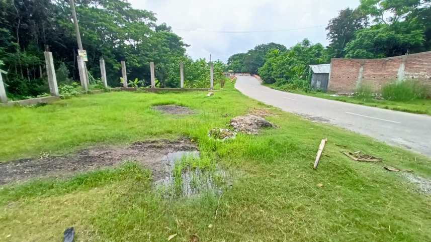 সওজের জমিতে আবেদ আলীর স্থাপনা