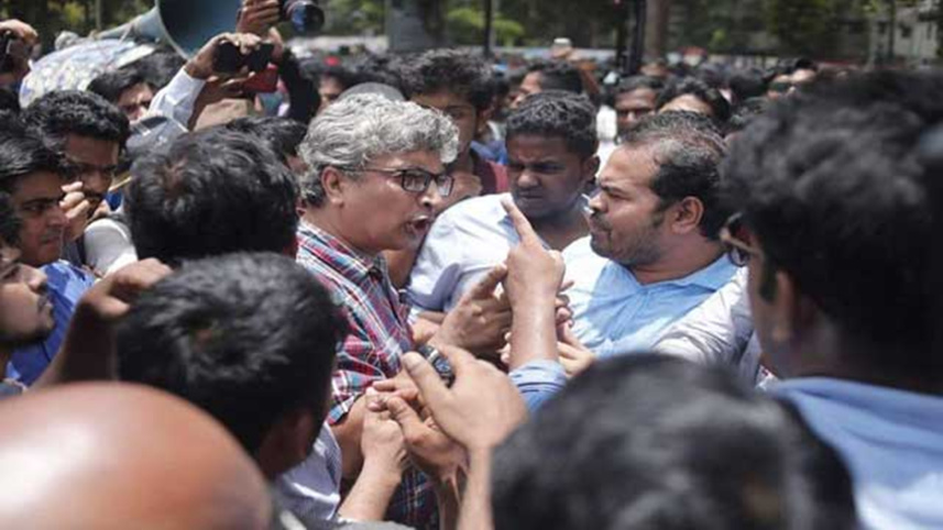 শিক্ষার্থীদের ওপর আঘাতে আমরা তো চুপ থাকতে পারি না