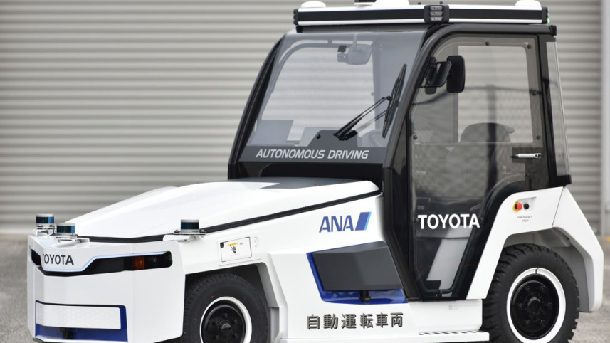 হানেদা বিমানবন্দরে টয়োটার চালকবিহীন গাড়ি। ছবি: নির্মাতার ওয়েবসাইট থেকে সংগৃহীত