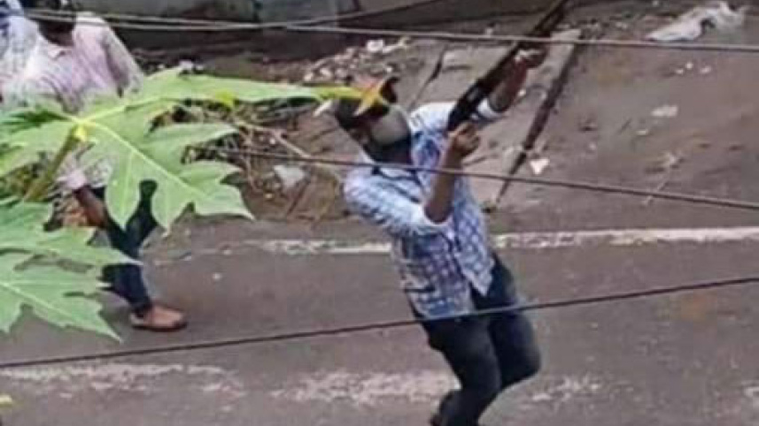 কুমিল্লায় গুলি