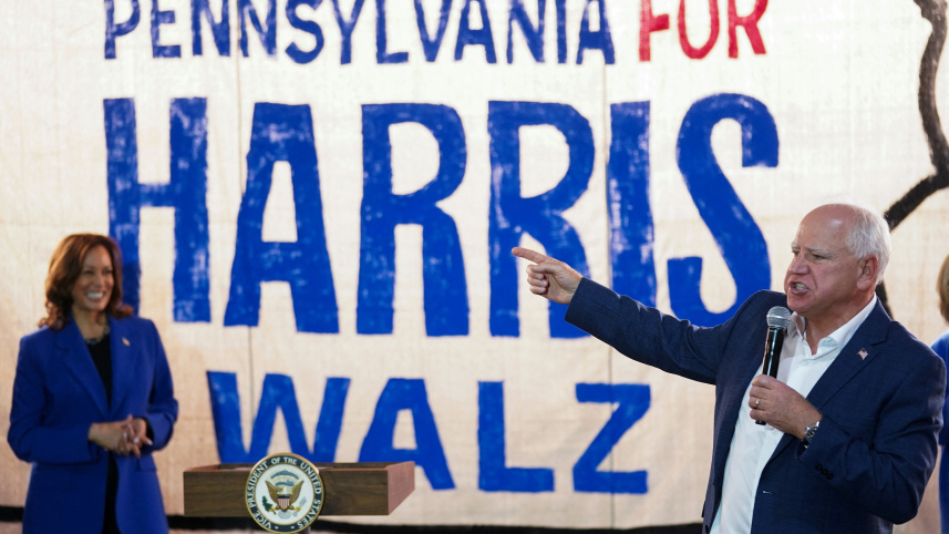 পেনসিলভ্যানিয়ায় নির্বাচনী প্রচারণায় কমলা-ওয়ালজ। ছবি: রয়টার্স