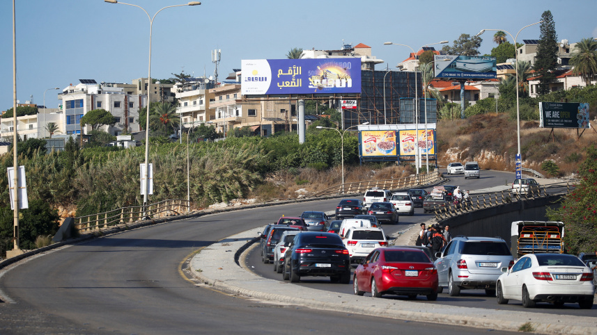 ইসরায়েলি হামলা থেকে বাঁচতে শহর ছেড়ে পালাচ্ছেন লেবানিজরা। ছবি: রয়টার্স