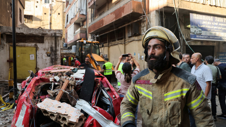 দক্ষিণ লেবাননে ইসরায়েলি হামলার পর। ছবি: রয়টার্স