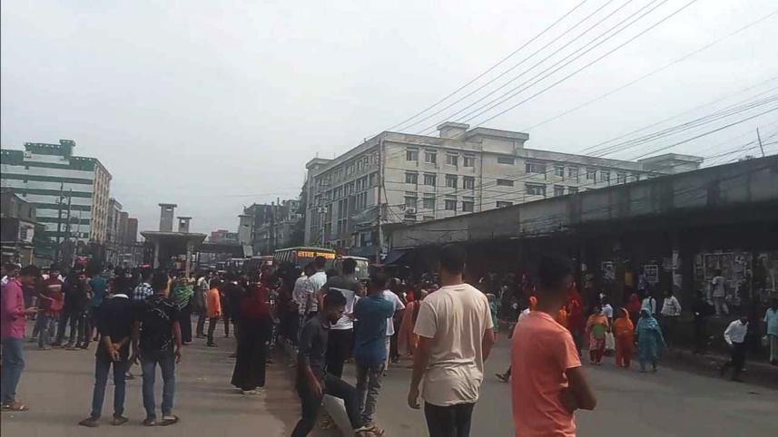 gazipur highway blockade.jpg