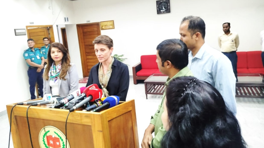 গোয়েন লুইস.jpg