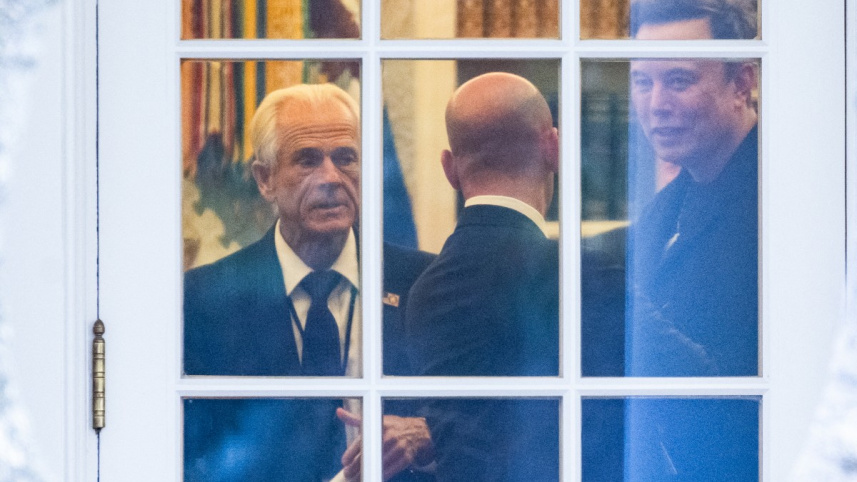 হোয়াইট হাউসে নাভারো ও মাস্ক। ফাইল ছবি: এএফপি