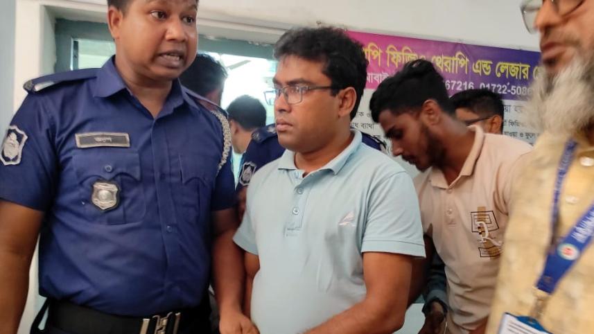 ভুয়া ডাক্তার.jpg