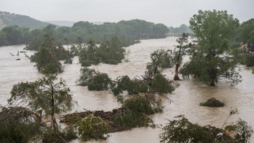 afp_20250704_2222872823_v1_midres_deathsreportedafterfloodingintexashillcountry.jpg