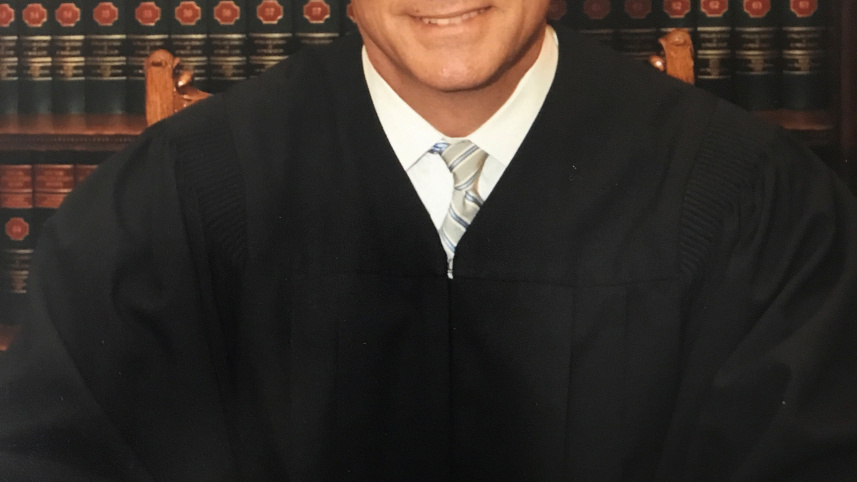 বিচারপতি মুলটন। ছবি: সংগৃহীত