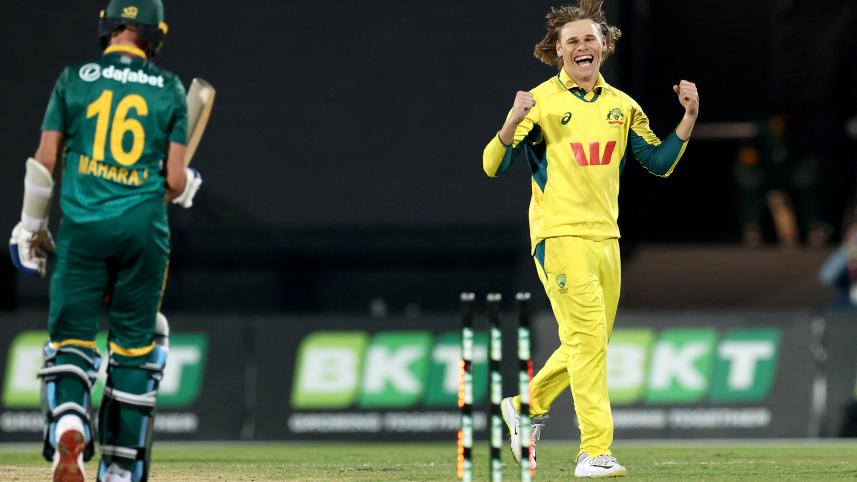 Australia’s Cooper Connolly (R) celebrates