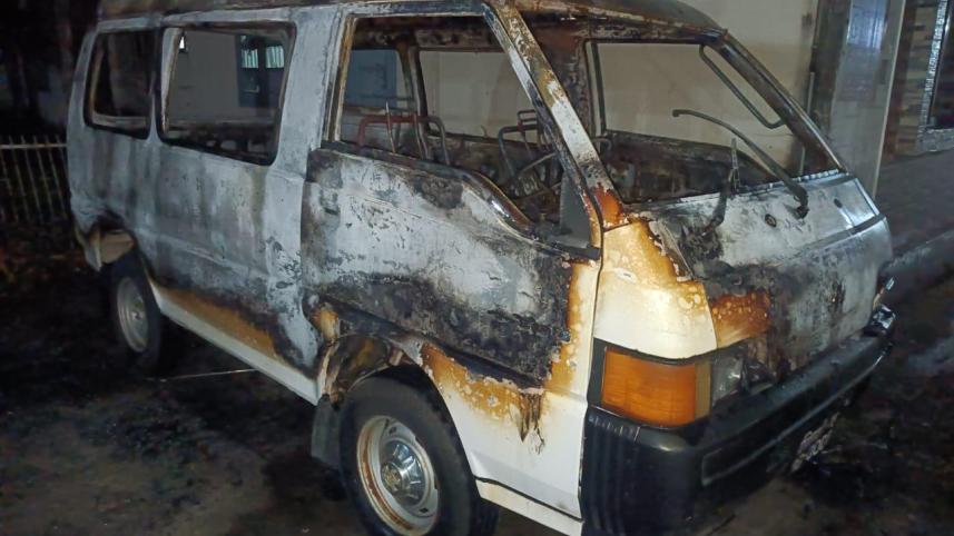 ambulance_arson_attack.jpg