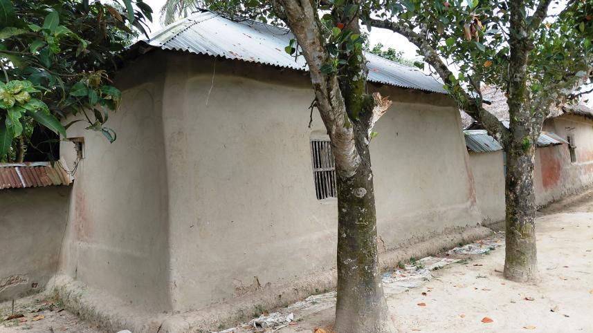 rangpur_earthen_house-04.jpg