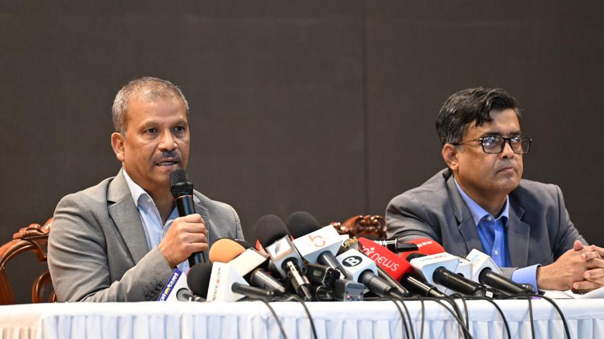 আইন উপদেষ্টা আসিফ নজরুল.jpg