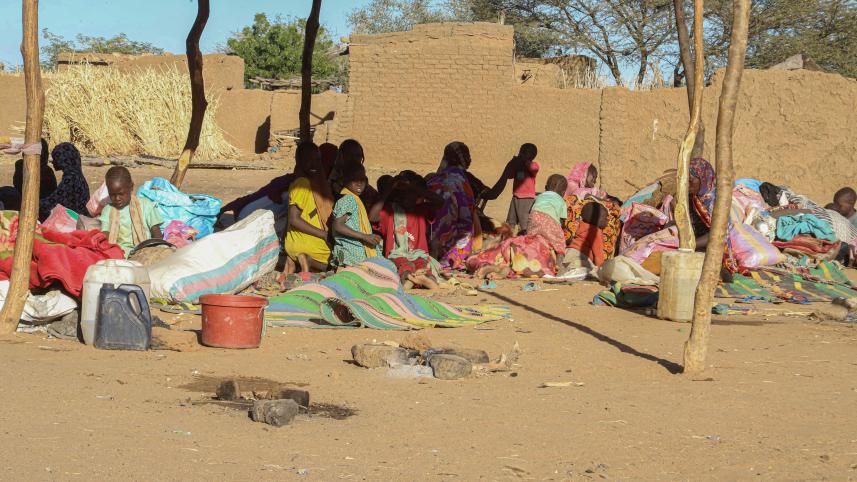 সুদানে আড়াই বছরের গৃহযুদ্ধে ১ কোটি ২০ লাখেরও বেশি মানুষ বাড়ি ছেড়ে পালাতে বাধ্য হয়েছেন। ফাইল ছবি: এএফপি