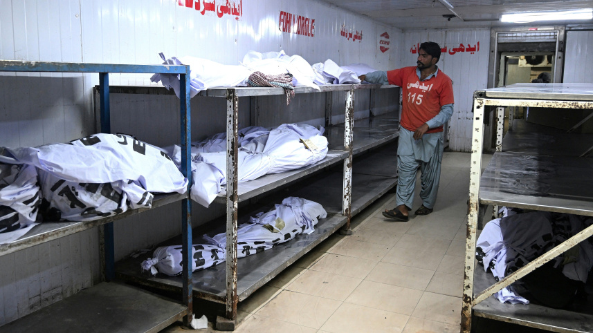 গুল প্লাজায় নিহতদের মরদেহ মর্গে রাখা হয়েছে। ছবি: এএফপি