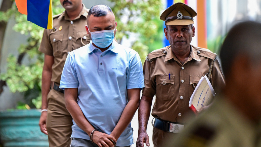 Tamim Rahman (C), a foreign owner of the Dambulla Thunders 