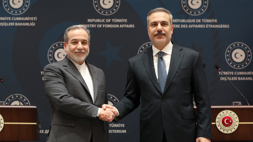 ইরানের পররাষ্ট্রমন্ত্রী আব্বাস আরাকচি তুরস্ক সফরে দেশটির পররাষ্ট্রমন্ত্রী হাকান ফিদানের সঙ্গে আলোচনা করেন। ছবি: Reuters