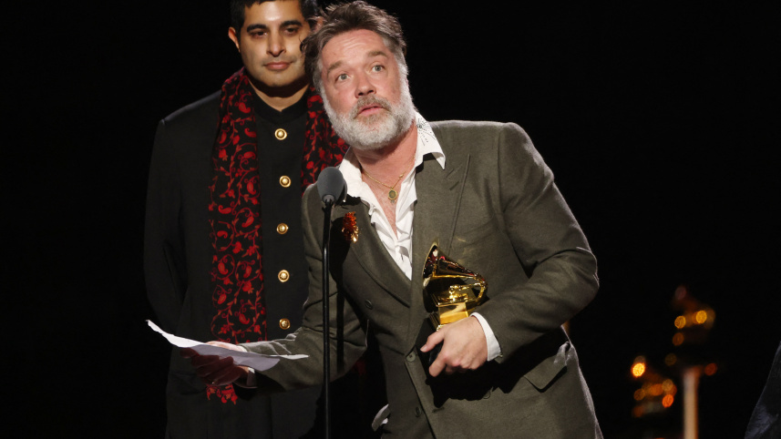 দালাই লামার পক্ষে গ্র্যামি গ্রহণ করেন তার সহ-শিল্পী কানাডীয়-মার্কিন নাগরিক রুফাস ওয়াইনরাইট। ছবি: এএফপি