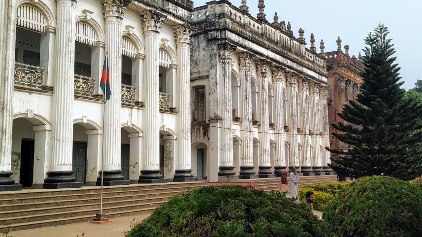 Baliati Palace-1.jpg