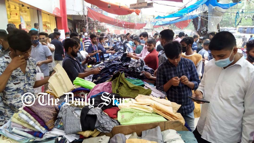 Footpath eid shopping 1.jpg