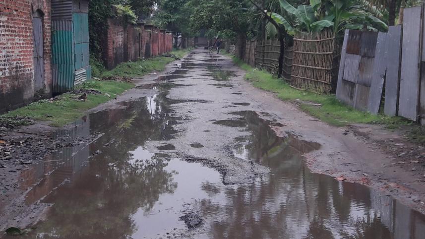 Lalmonirhat road vulnerable