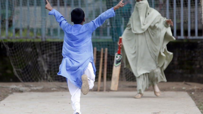 Mother love for cricket1