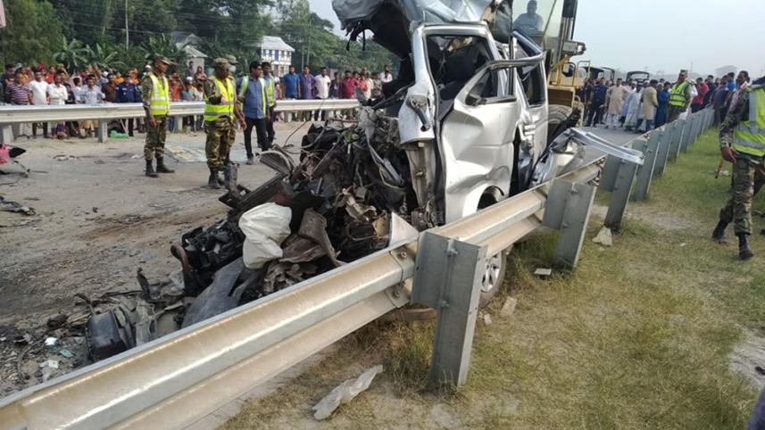 Munsiganj road accident-1.jpg