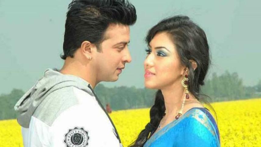 Sakib Khan and Apu Biswas-1.jpg