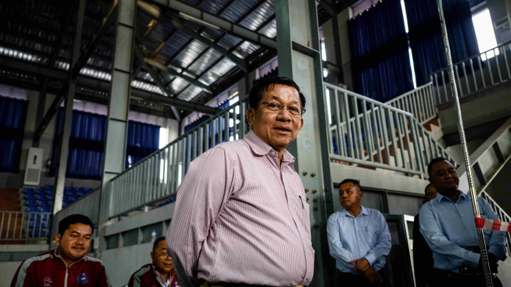 বেসামরিক সাজে হ্লাইং। ছবি: রয়টার্স