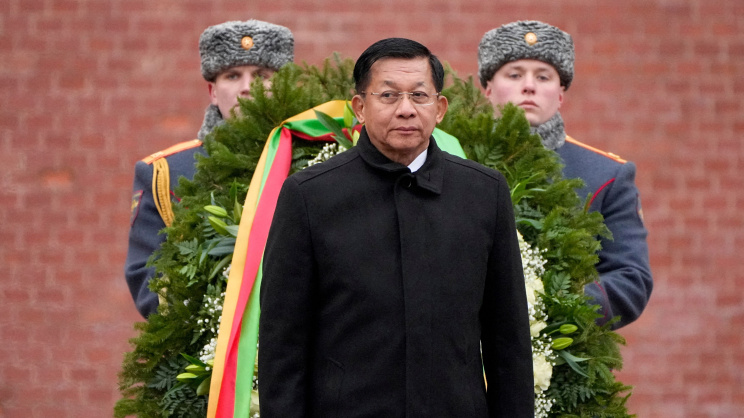 মস্কো সফরে হ্লাইং। ছবি: রয়টার্স