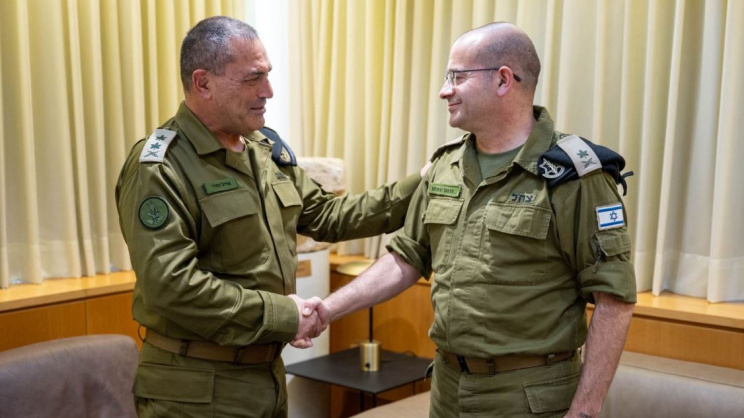 আইডিএফ প্রধান ইয়ার জামিলের সঙ্গে মেজর জেনারেল গফম্যান। ফাইল ছবি: সংগৃহীত