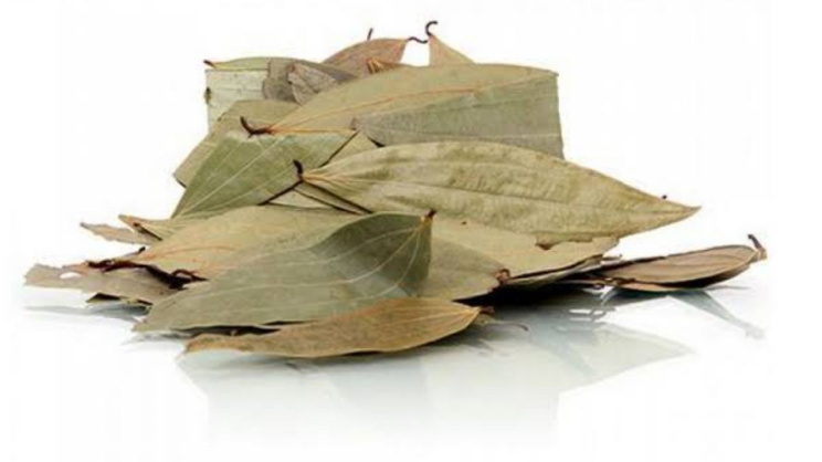 Bayleaf leaves