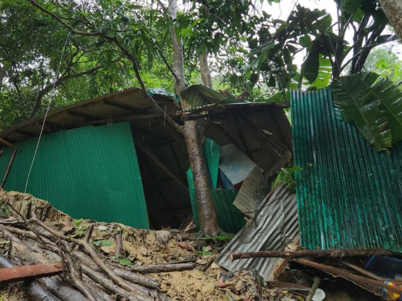 কক্সবাজারের দরিয়ানগরে পাহাড়ধস। ছবি: সংগৃহীত