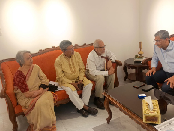 বাপা নেতাদের সঙ্গে সভায় পানিসম্পদ মন্ত্রী মো. শহীদউদ্দীন চৌধুরী এ্যানি ও প্রতিমন্ত্রী ফরহাদ হোসেন আজাদ। ছবি: সংগৃহীত 