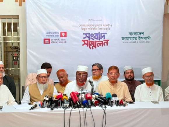 সংবাদ সম্মেলনে বক্তব্য দিচ্ছেন মিয়া গোলাম পরওয়ার। ছবি: সংগৃহীত