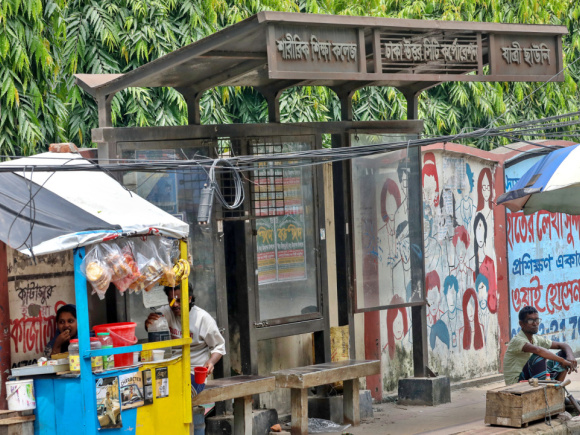 passenger-sheds-occupied-02.jpg Alternative text