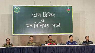 কক্সবাজারে সেনাবাহিনীর রামু ১০ পদাতিক ডিভিশনের ব্রিফিং। ছবি: স্টার