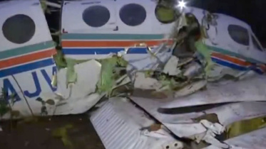 The Ranchi–Delhi air ambulance crashed in a forested area of Chatra, killing all seven people on board.