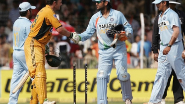 ms dhoni and adam gilchrist