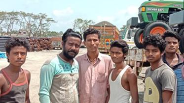 19 Indian truck drivers.jpg