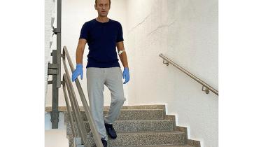 NAVALNY-RECOVERY.jpg