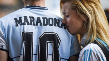 2020-11-25T234127Z_2066132011_RC2NAK9NLH7X_RTRMADP_3_SOCCER-ARGENTINA-MARADONA-DEATH.JPG