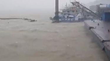 Barishal River Port-1.jpg