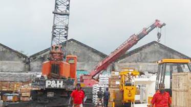 Benapole Photo ---Crane forklift inactive ---collected ---01.09.20.jpg