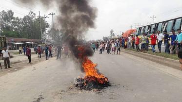 Dhaka-Tangail Highway Jam Picture-3.jpg