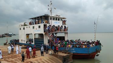ferry dhaka.jpg